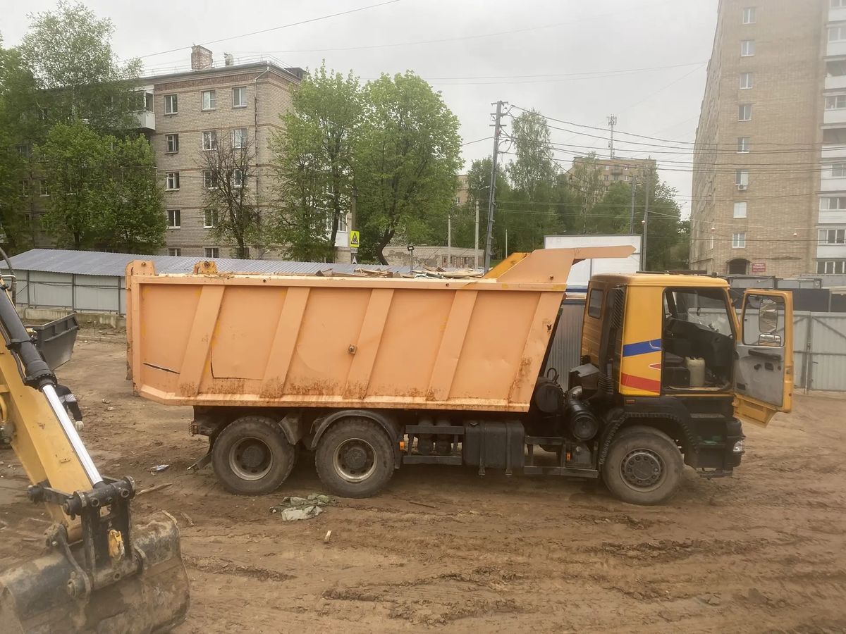 Самосвал МАЗ 20 кубов для перевозки грунта и мусора